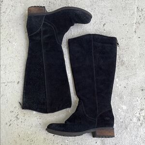 UGG Sheldon suede boots